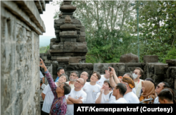 Delegasi ATF juga berkunjung ke Borobudur, sekaligus untuk mengetahui konsep wisata berkelanjutan yang diterapkan di destinasi tersebut. (Foto: ATF/Kemenparekraf)