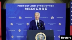 El presidente de EEUU, Joe Biden, habla sobre pa protección al Seguro Social y el Medicare en la Universidad de Tampa, Florida, el 9 de febrero de 2023.