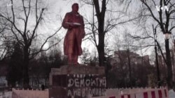 基辅当局拆除前苏联飞行员纪念碑 作为乌克兰去共产化计划的一部分