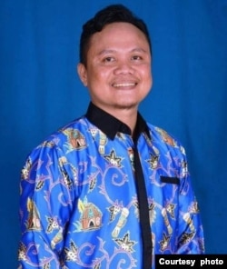 Swarles Yusuf Tandi, guru bahasa Inggris di SMK Negeri 7 Halmahera Barat, Maluku Utara. (foto: courtesy)