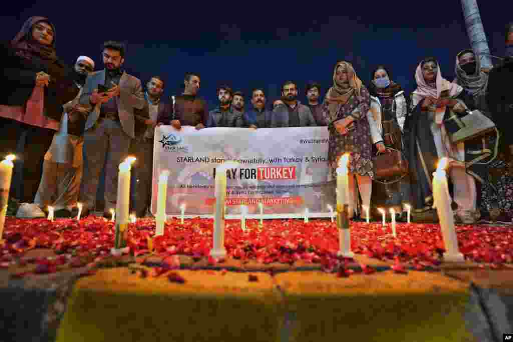 پاکستان کے دارالحکومت اسلام آباد میں ترکیہ اور شام کے ساتھ اظہارِ یکجہتی ہے لیے شمعیں روشن کی گئیں۔