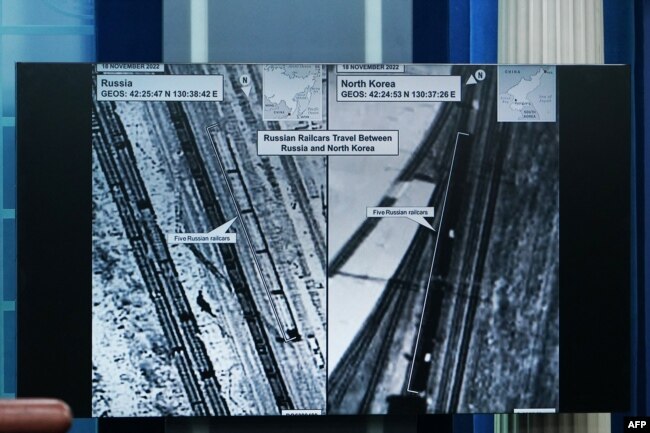 존 커비 백악관 국가안보회의(NSC) 전략소통조정관이 20일 브리핑에서 북한이 러시아 민간 용병회사 바그너 그룹에 무기를 전달하는 정황을 포착한 위성사진들을 공개했다.