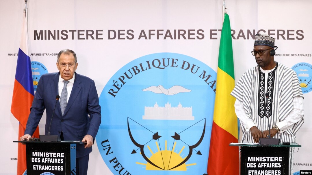 Umushikiranganji ajejwe imigenderanire y'Uburusiya n'amakungu, Sergey Lavrov, kumwe na mugenzi wiwe wa Mali, Abdoulaye Diop