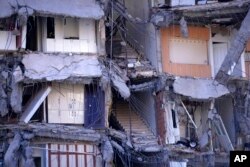 Pemandangan bangunan yang hancur di kota Gaziantep, Turki tenggara, 9 Februari 2023.