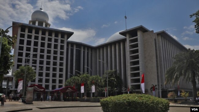 Masjid Istiqlal di Jakarta (foto: ilustrasi VOA/ Indra Yoga).