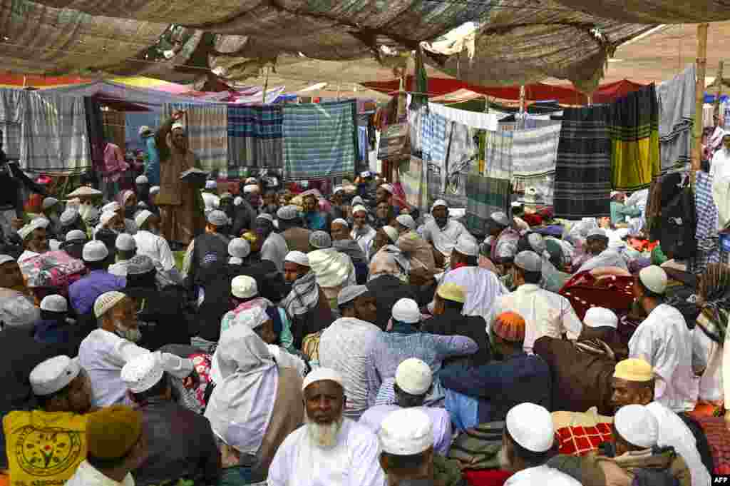 Biswa Ijtema ပွဲတော်မှာ ဝတ်ပြုဆုတောင်းဖို့ရောက်ရှိနေတဲ့ ပြည်တွင်း၊ ပြည်ပက မွတ်ဆလင်များ (ဘင်္ဂလားဒေ့ရှ်၊ တွန်ဂီမြို့ )