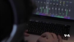 Hunermend Xoşnav Têlo Behsa Serbora xwe ya li gel Muzîkê Dike