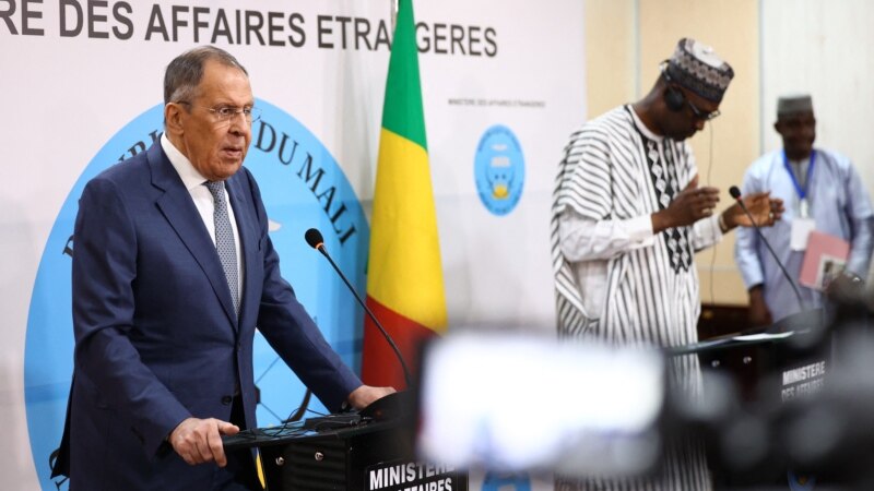 A Bamako, Sergueï Lavrov propose une aide sécuritaire et des bourses académiques