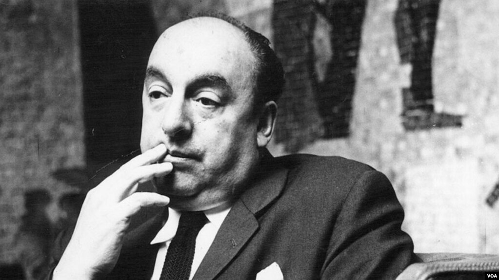 El equipo de expertos forenses continua deliberaciones con pruebas científicas para determinar si el premio Nobel de Literatura chileno, Pablo Neruda murió envenenado. [Foto cortesía Fundación Pablo Neruda]