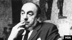 El equipo de expertos forenses continua deliberaciones con pruebas científicas para determinar si el premio Nobel de Literatura chileno, Pablo Neruda murió envenenado. [Foto cortesía Fundación Pablo Neruda]