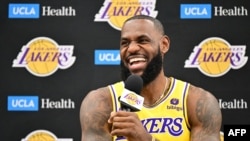 LeBron James des Los Angeles Lakers lors d'une conférence de presse à El Segundo, Californie, le 26 septembre 2022.