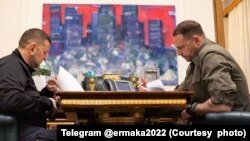 Валерій Залужний і Андрій Єрмак провели телефонну розмову із Джейком Салліваном і Марком Міллі. Фото: Telegram @ermaka2022