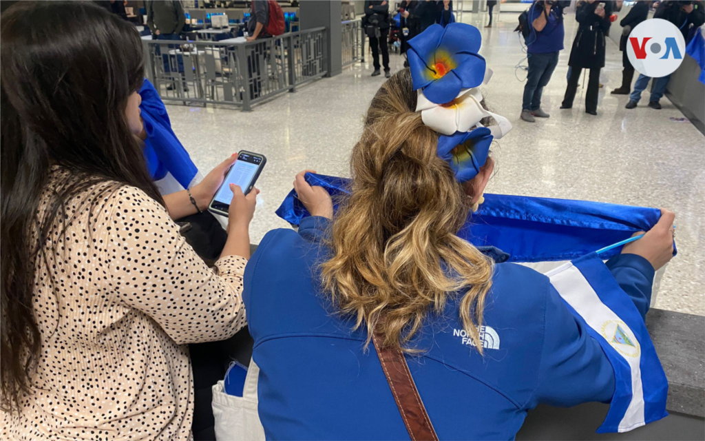 De acuerdo al sitio flightaware.com, un vuelo chárter estadounidense de Air International, LLC, partió de Nicaragua a las 6:30 am y aterrizará a las 11:30 am en el aeropuerto de Dulles.