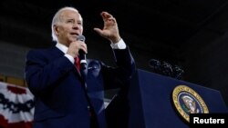 ARCHIVO - El presidente de Estados Unidos, Joe Biden, pronuncia un discurso en Springfield, Virginia, el 26 de enero de 2023.