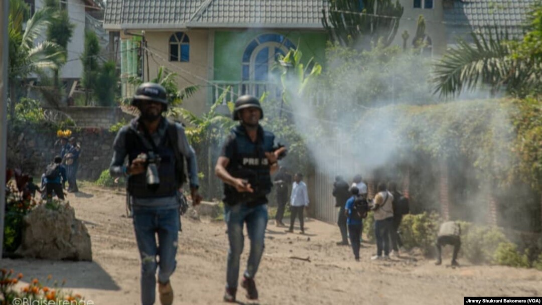Abapolisi barashe ibyuka biryana mu maso mu baturage bigaragambyaga