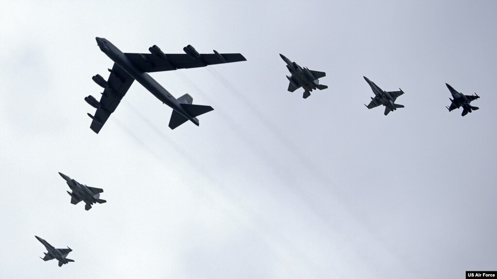 Chiến đấu cơ Mỹ, Nhật, Úc bay đội hình tại căn cứ Andersen Air Force Base, Guam, 2020. Hình minh họa.