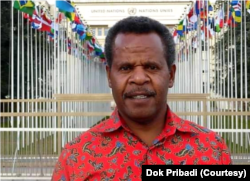 Aktivis pembela HAM Papua Theo Hesegem. (Foto: Dok Pribadi)