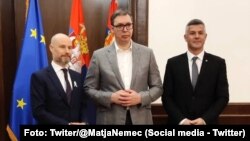 Sastanak predsednika Srbije Aleksandra Vučića sa predstavnicima Evropskog parlamenta Vladimirom Bilčikom i Matjažom Nemecom (screenshot) (Foto: Twiter/@MatjaNemec)