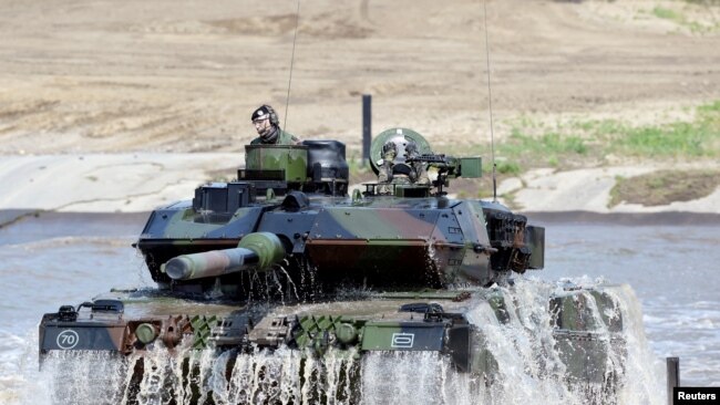 Alman yapımı Leopard 2