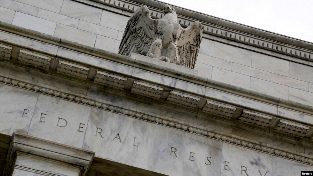 FILE: Gedung Federal Reserve AS di Washington, 31 Juli 2013. (REUTERS/Jonathan Ernst)
