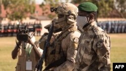 Les colonels qui ont pris le pouvoir au Mali en 2020 ont poussé à la rupture l'alliance avec la France et se sont tournés vers la Russie.
