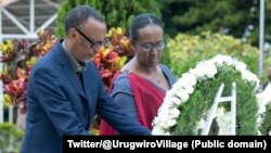 Prezida Paul Kagame na Madamu wiwe bashira ingori ahari ikimenyetso c'ubutwari i Remera