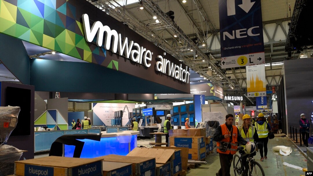 Logo kompanije "VMWare" fotografisan na Svjetskom mobilnom kongresu u Barseloni, 20. februara 2016. godine.
