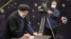 رسانه‌های ایران آمارهای رئیسی را قبول ندارند؛ «رئیس جمهور فله‌ای آمار می‌دهد» 