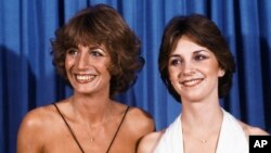 FILE - Cindy Williams, right, and Penny Marshall from the comedy TV series "Laverne & Shirley" appear at the Emmy Awards in Los Angeles on Sept. 9, 1979. Williams died on Jan. 25, 2023, her family said. 