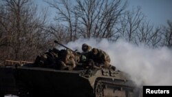 Wanajeshi wa Ukraine wakipambana katika eneo la Donetsk, Ukraine, Feb 8, 2023
