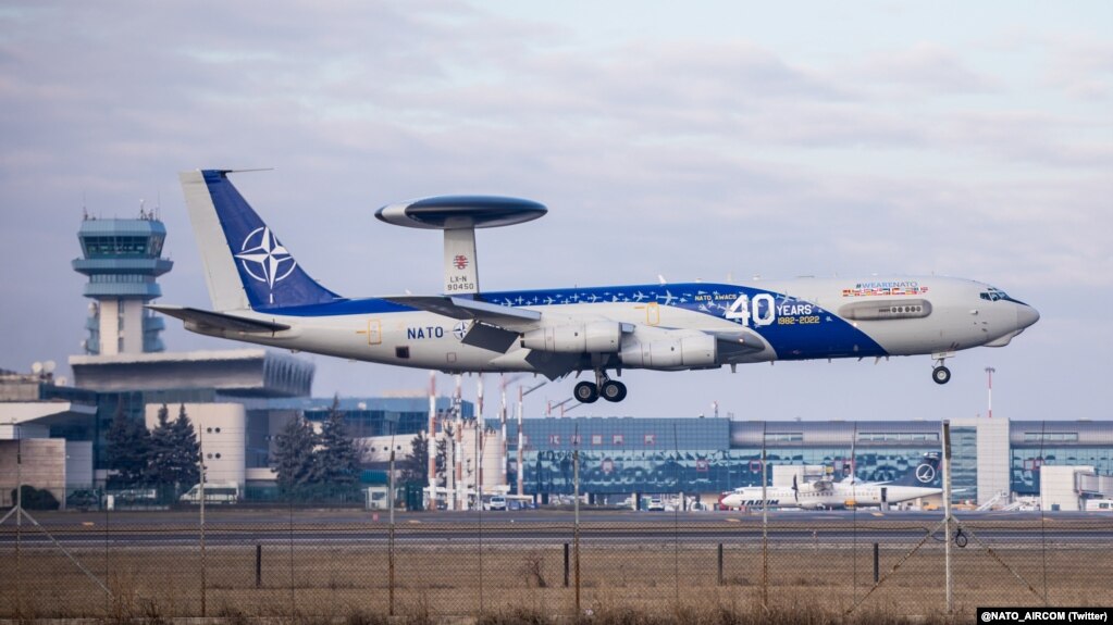 Прибуття літака-розвідника НАТО E-3A Airborne Early Warning and Control Systems (AWACS) до Румунії. Фото: Twitter - NATO Early Warning & Control Force @NATOAWACS