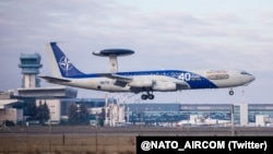 Прибуття літака-розвідника НАТО E-3A Airborne Early Warning and Control Systems (AWACS) до Румунії. Фото: Twitter - NATO Early Warning & Control Force @NATOAWACS