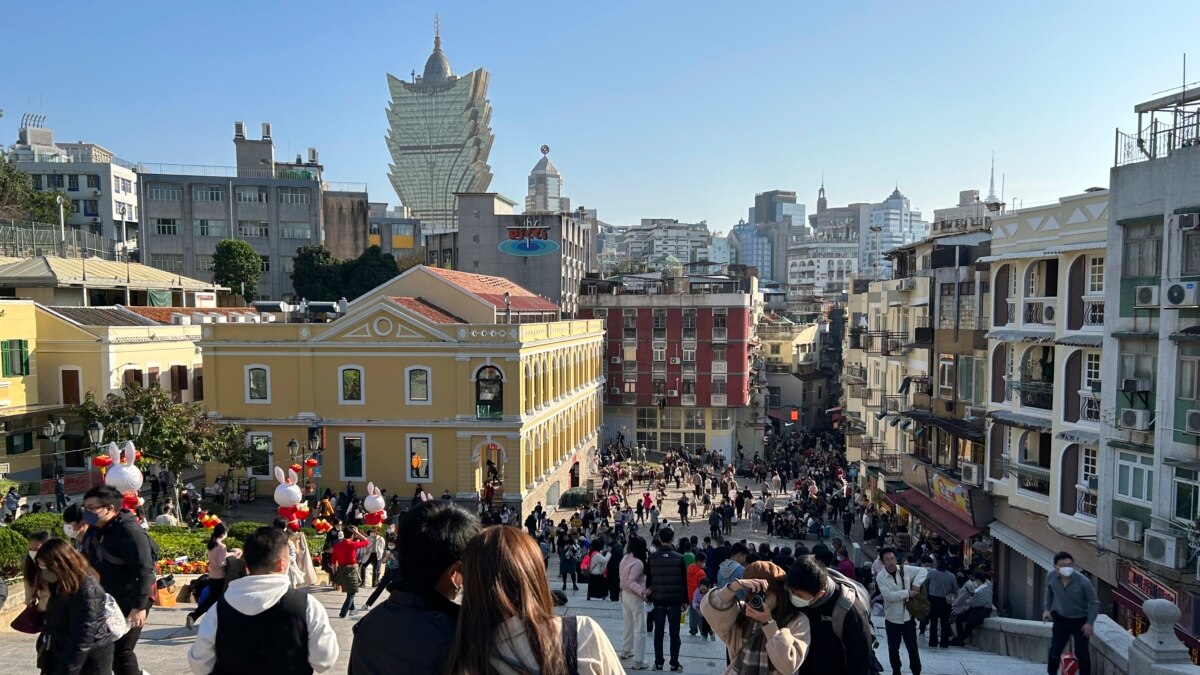 财新调查：旅游旺季带动中国服务业活动增长