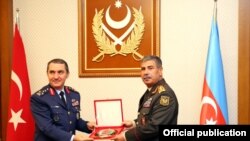 Zakir Həsənov və Türkiyə Hərbi Hava Qüvvələrinin komandanı Hasan Küçükkakyüz