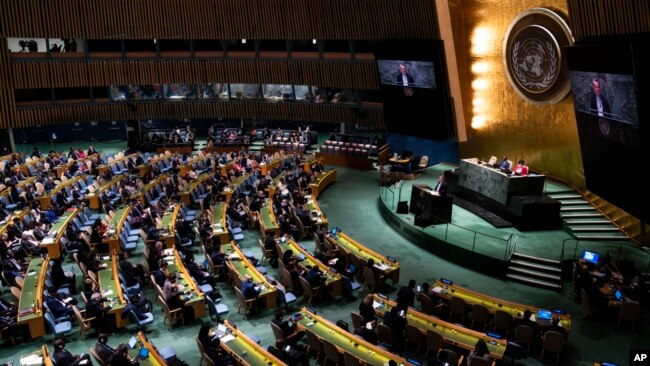 Phiên họp diễn ra cuộc bỏ phiếu đình chỉ tư cách thành viên của Nga trong Hội đồng Nhân quyền diễn ra tại trụ sở Liên Hiệp Quốc vào ngày 7/4/2022. 