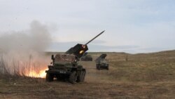La Finlande veut entrer dans l'Otan, combats au Donbass