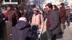Mariupol’de İnsani Yardım Kuyruğu 