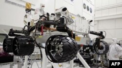 Curiosity küçük bir otomobil büyüklüğünde