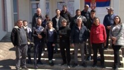 Meštani Vrbovca skoro mesec dana u blokadi drže zgradu opštine