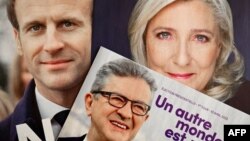 Le trio de tête de l'élection présidentielle française : le président Emmanuel Macron de La République en Marche (centre-droit), Marine Le Pen du Rassemblement national (extrême-droite) et Jean-Luc Mélenchon de la France insoumise (gauche).