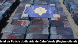 Droga apreendida pela Polícia Judiciária de Cabo Verde nas suas águas territoriais a 1 de Abril de 2022