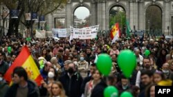 Demonstrators take part in the anti-abortion march "Si a la vida" (Yes to life) on March 27, 2022 in Madrid.