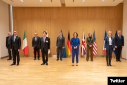 토니 블링컨(뒷줄 가운데) 미 국무장관 등 주요7개국(G7) 외교장관들이 7일 벨기에 브뤼셀에서 회의를 진행하며 기념촬영하고 있다. (블링컨 장관 공식 트위터)