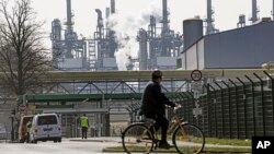 Kilang minyak BP Ruhr Oil di Gelsenkirchen, Jerman, Senin, 28 Maret 2022. (AP/Martin Meissner, berkas)