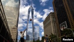 Menara World Trade Center di Manhattan, New York, 26 Agustus 2016 (REUTERS/Brendan McDermid).