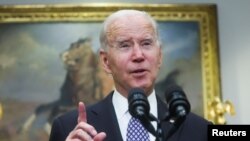 Presiden AS Joe Biden menyampaikan pernyataan tentang keuntungan yang diraih oleh sejumlah perusahaan minyak dalam konferensi pers di Gedung Putih, Washington, pada 31 Oktober 2022. (Foto: Reuters/Leah Millis)