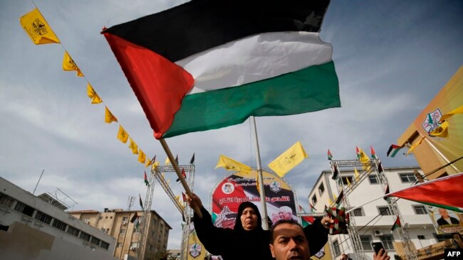 فلسطین میں سن 2006 میں منعقد ہونے والے انتخابات کے بعد یہ پہلے انتخابات ہوں گے۔ جن میں اسلامی عسکریت پسند گروپ ‘حماس’ کو واضح برتری حاصل ہوئی تھی۔ (فائل فوٹو)