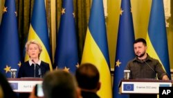 Глава Еврокомисии Урсула фон дер Ляйен встречается в Киеве с президентом Украины Владимиром Зеленским, 11 июня 2022 г. 