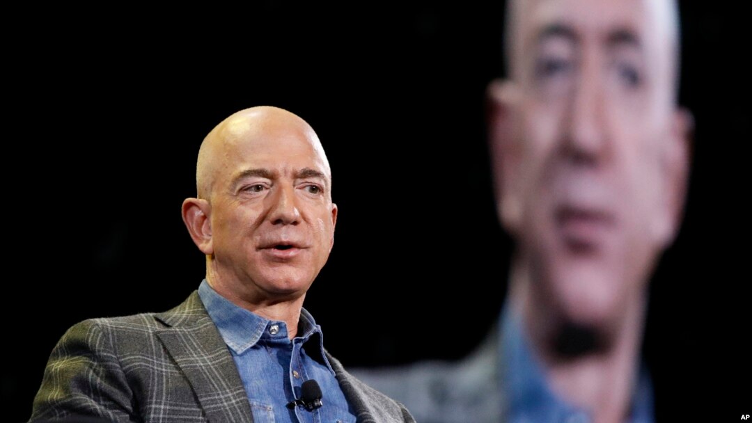ARHIVA - Osnivač Amazona Džef Bezos (Foto: AP Photo/John Locher)