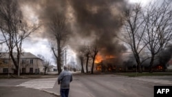 Granatiranje Severodonjecka, u regionu Donbas, 6. april 2022.(Foto: AFP / Fadel Senna)